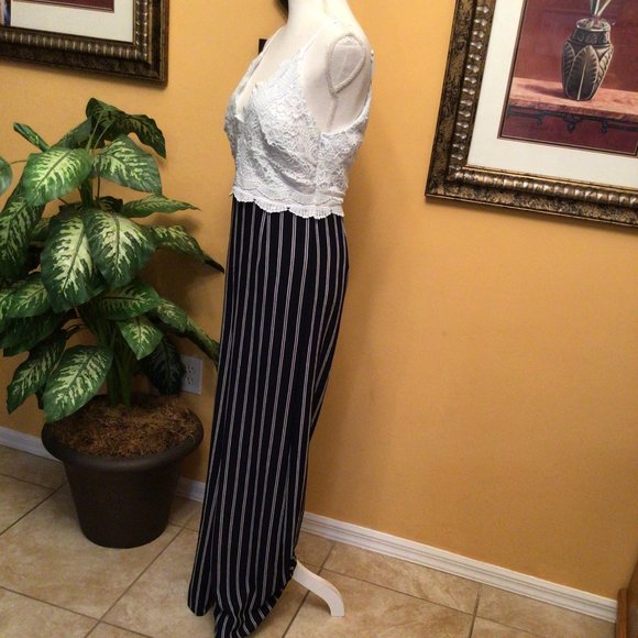 TRAC Crochet V-Neck Wide Leg Jumpsuit - Picture 6 of 9